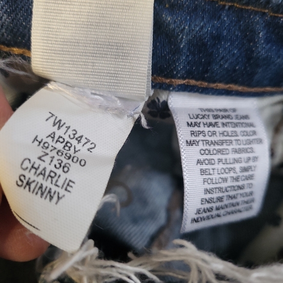Lucky Brand Charlie Distressed Skinny Jeans Sz 2/ 26W - Picture 4 of 7